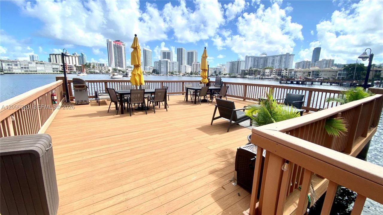 410 Golden Isles Dr, Unit 407, Hallandale Beach, FL 33009 Photo