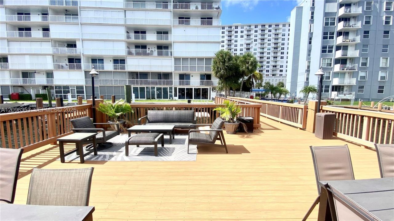 410 Golden Isles Dr, Unit 407, Hallandale Beach, FL 33009 Photo