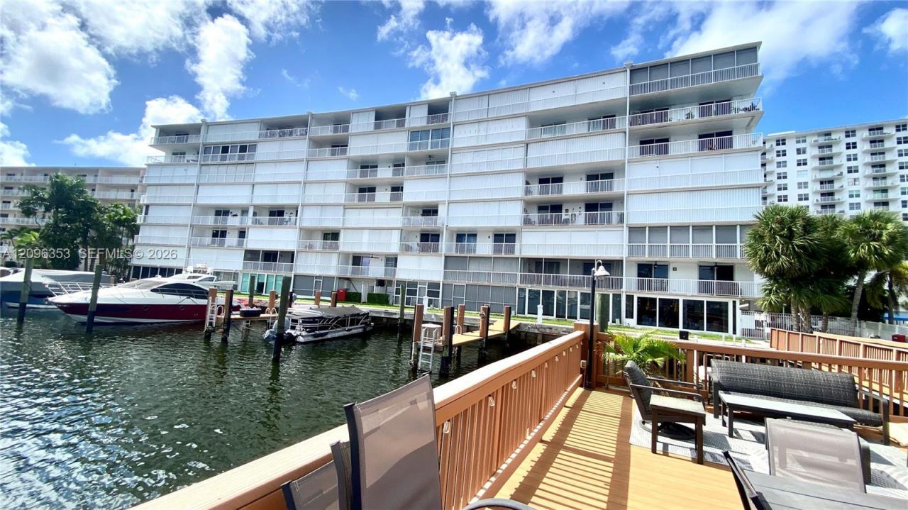 410 Golden Isles Dr, Unit 407, Hallandale Beach, FL 33009 Photo