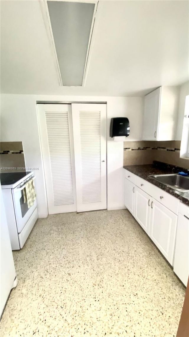 410 Golden Isles Dr, Unit 407, Hallandale Beach, FL 33009 Photo