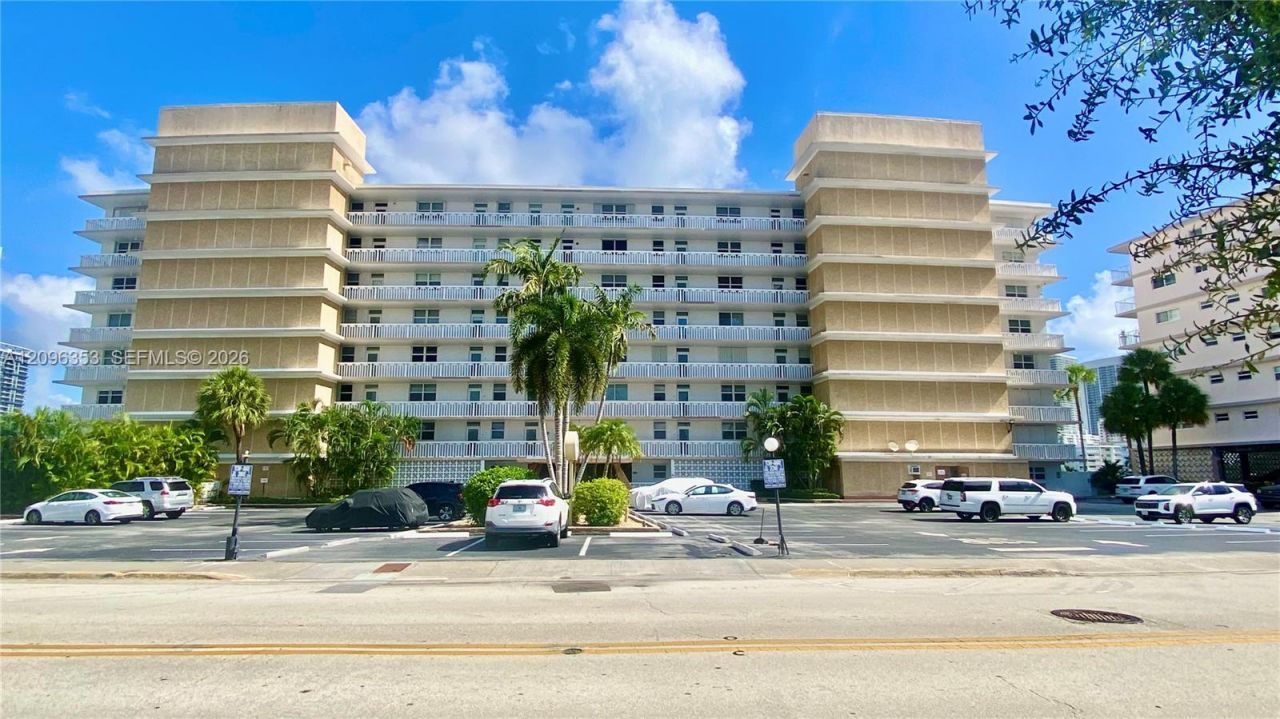 410 Golden Isles Dr, Unit 407, Hallandale Beach, FL 33009 Photo