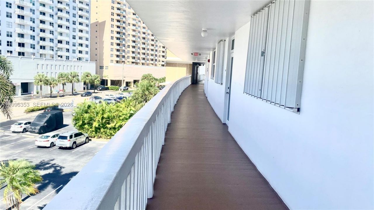 410 Golden Isles Dr, Unit 407, Hallandale Beach, FL 33009 Photo