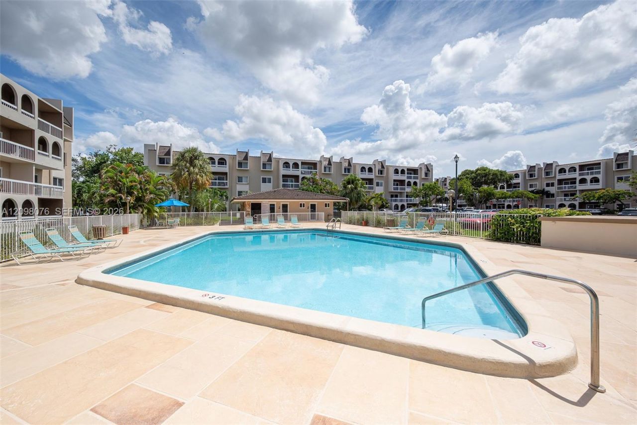 7845 Camino Real , Unit O-212, Miami, FL 33143 Photo