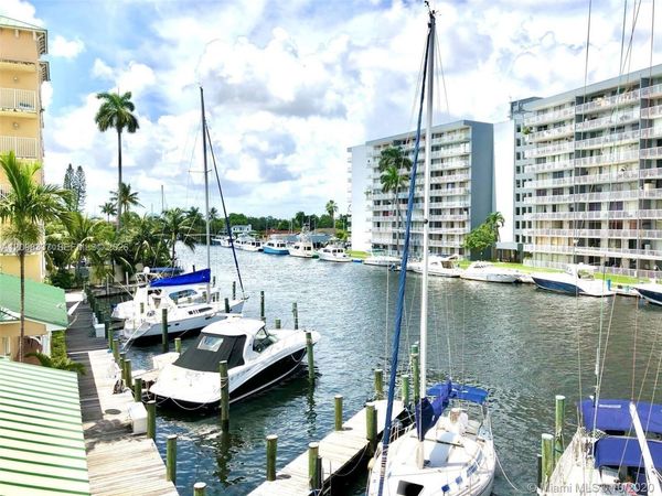 2415 NW 16th St Rd , Unit 316, Miami, FL 33125