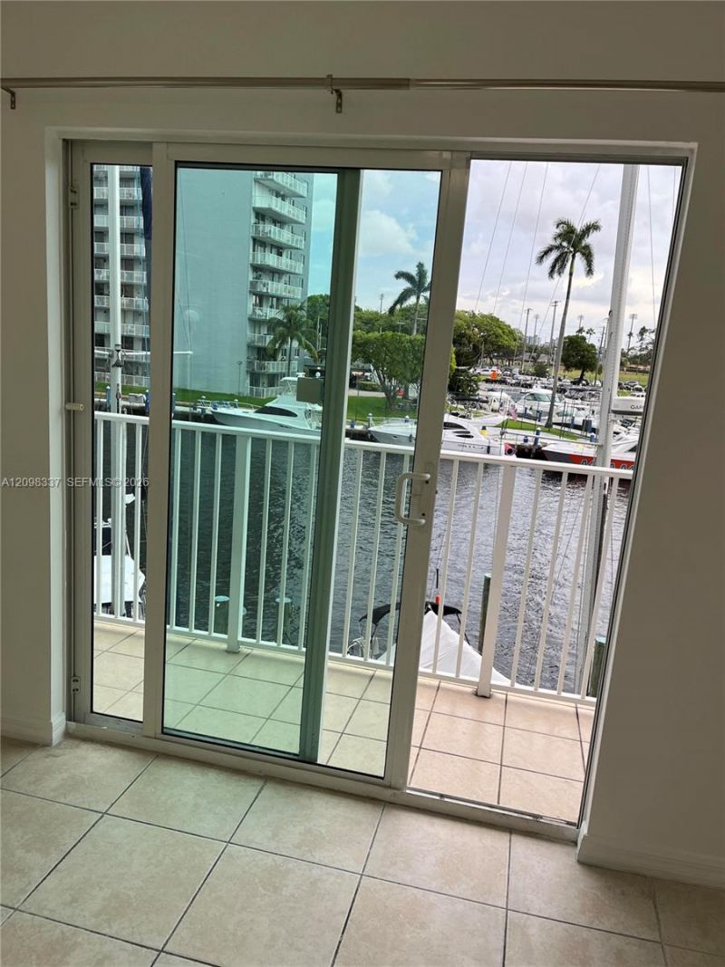 2415 NW 16th St Rd , Unit 316, Miami, FL 33125 Photo