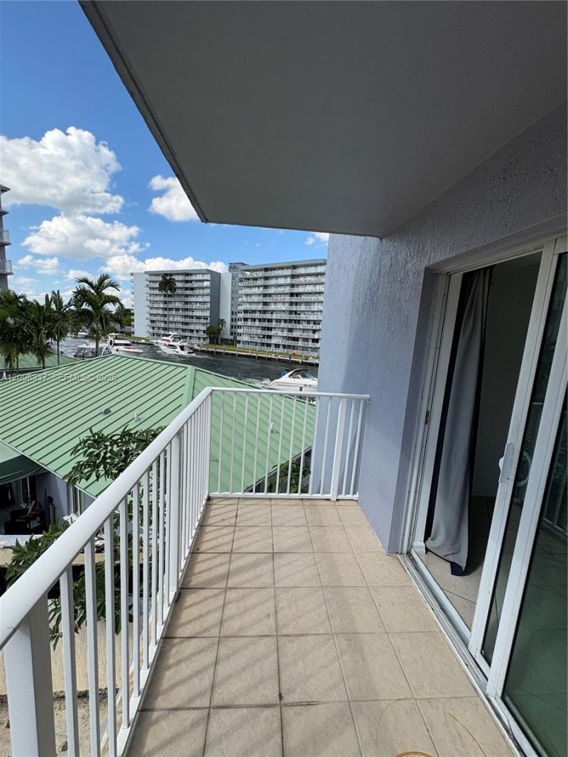 2415 NW 16th St Rd , Unit 316, Miami, FL 33125 Photo