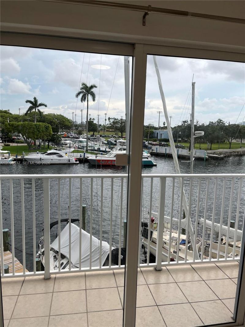2415 NW 16th St Rd , Unit 316, Miami, FL 33125 Photo