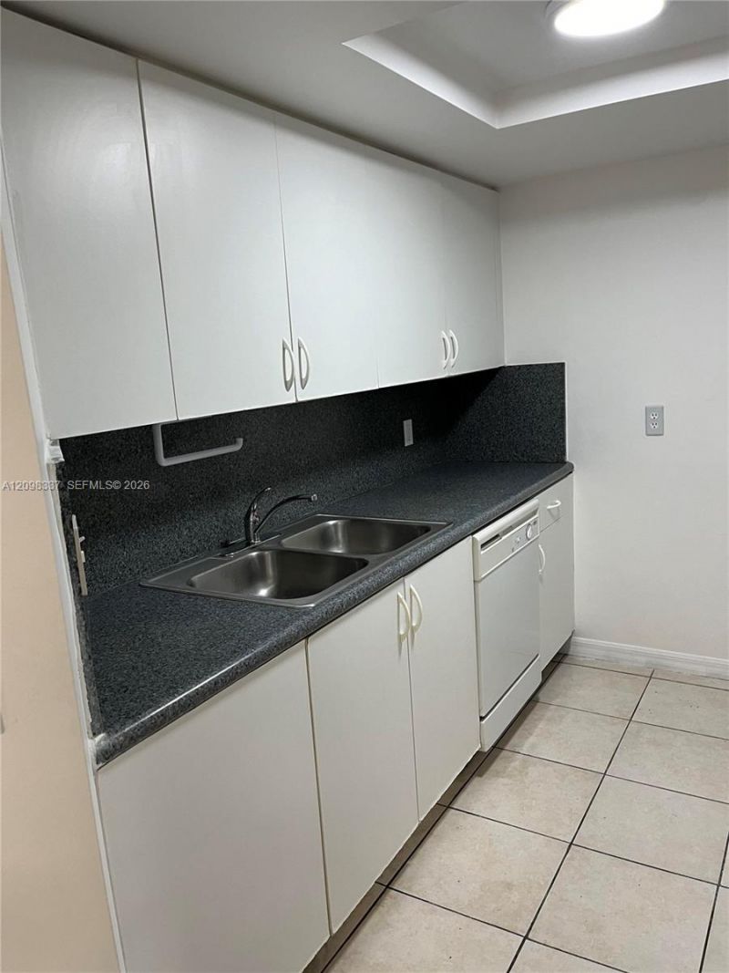 2415 NW 16th St Rd , Unit 316, Miami, FL 33125 Photo