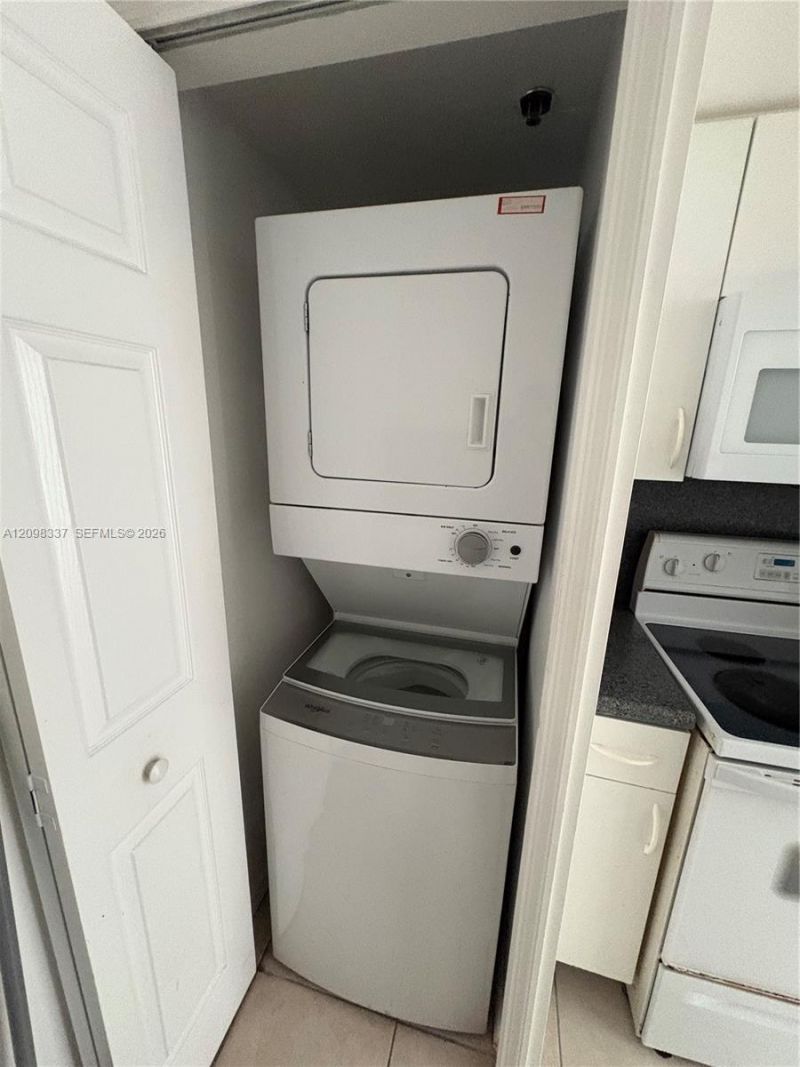 2415 NW 16th St Rd , Unit 316, Miami, FL 33125 Photo