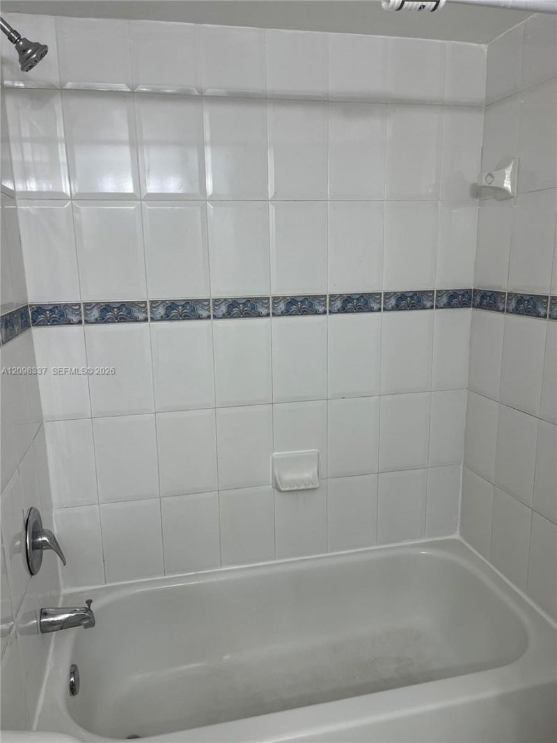 2415 NW 16th St Rd , Unit 316, Miami, FL 33125 Photo