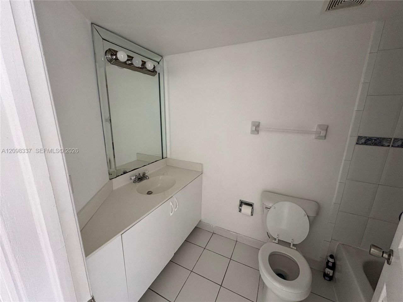 2415 NW 16th St Rd , Unit 316, Miami, FL 33125 Photo