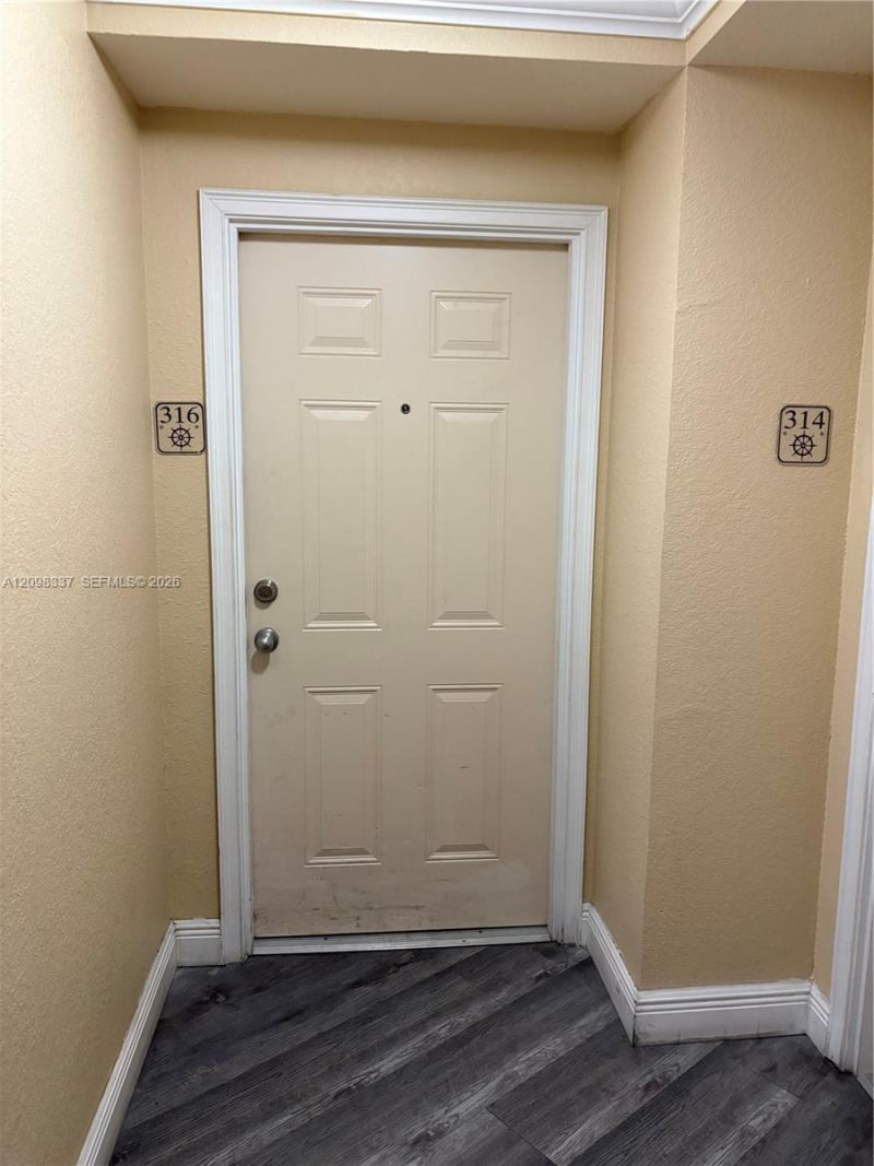 2415 NW 16th St Rd , Unit 316, Miami, FL 33125 Photo