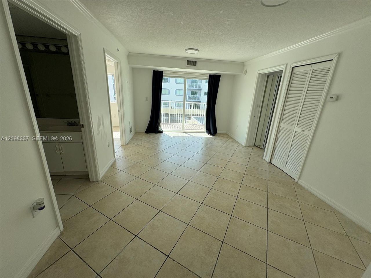 2415 NW 16th St Rd , Unit 316, Miami, FL 33125 Photo