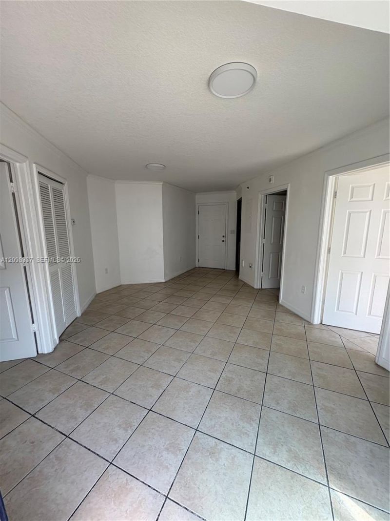 2415 NW 16th St Rd , Unit 316, Miami, FL 33125 Photo