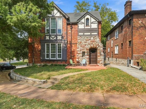 7379 Amherst Avenue, St Louis, MO 63130
