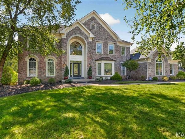 17915 White Robin Court, Chesterfield, MO 63005