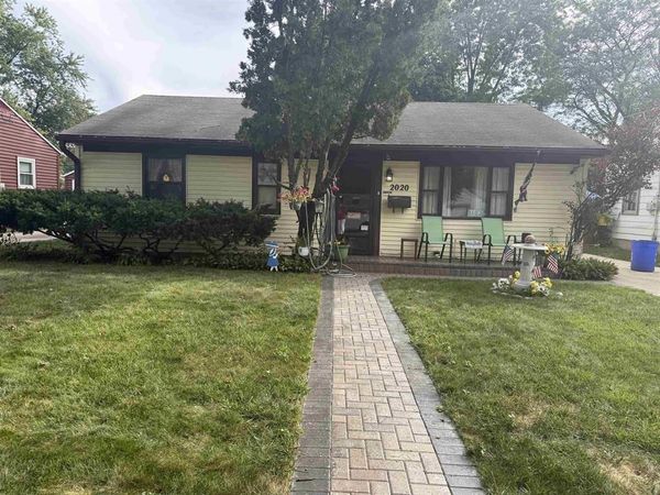 2020 Sauber Avenue , Rockford, IL 61103