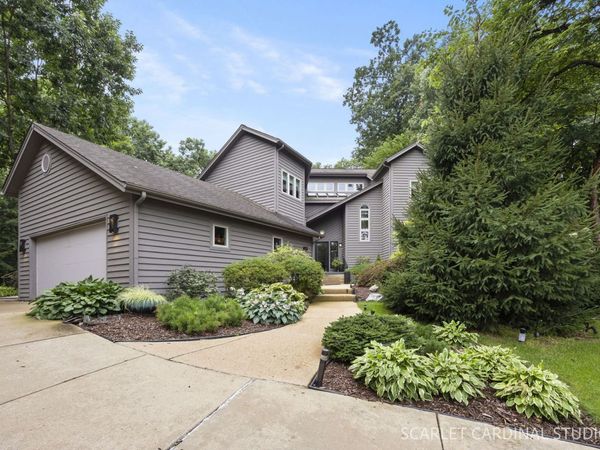 915 Knollwood Lane , West Chicago, IL 60185