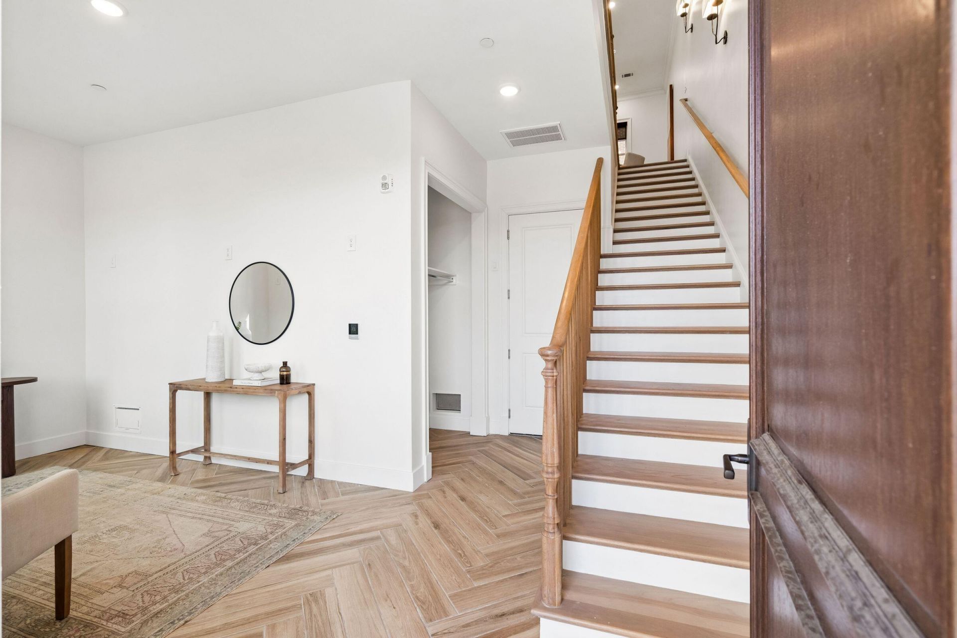 334 Broad Street Photo 4