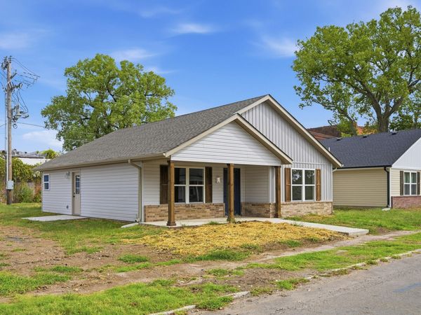 318 W Daugherty Street , Carterville, MO 64835