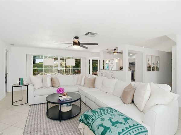 560 Cypress WAY E, NAPLES, FL 34110