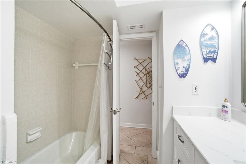 560 Cypress Way E, Naples, FL 34110 Photo