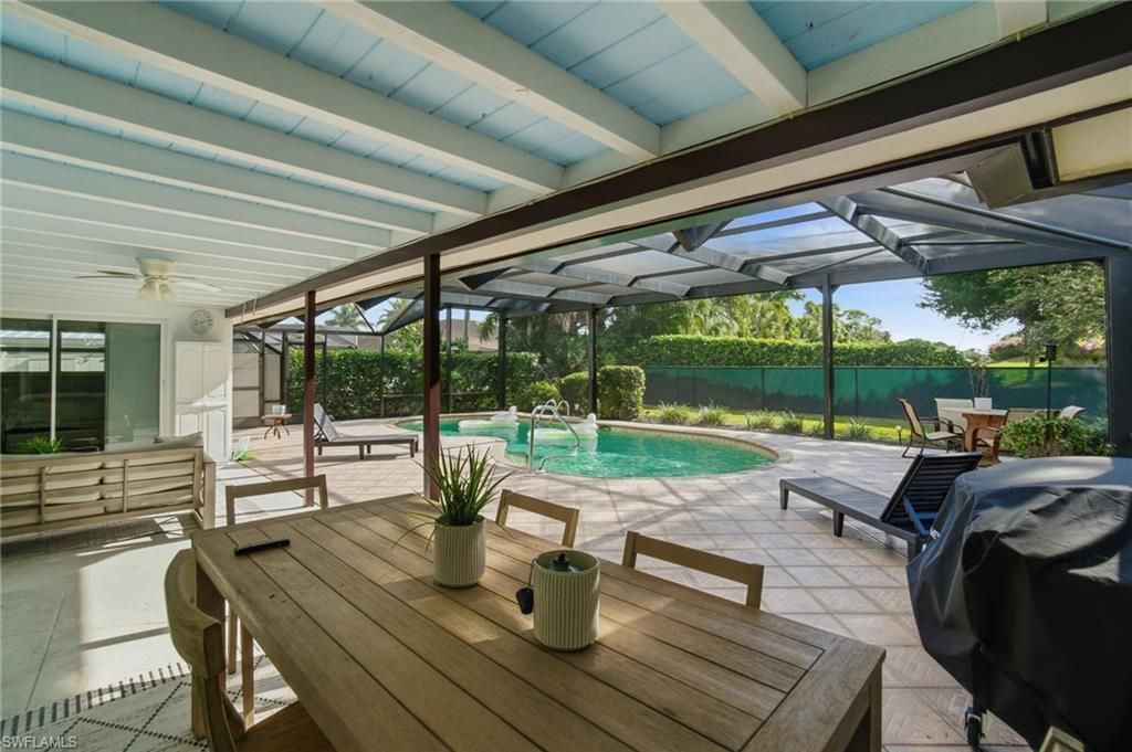 560 Cypress Way E, Naples, FL 34110 Photo