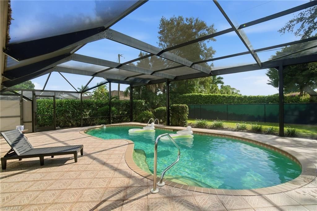 560 Cypress Way E, Naples, FL 34110 Photo