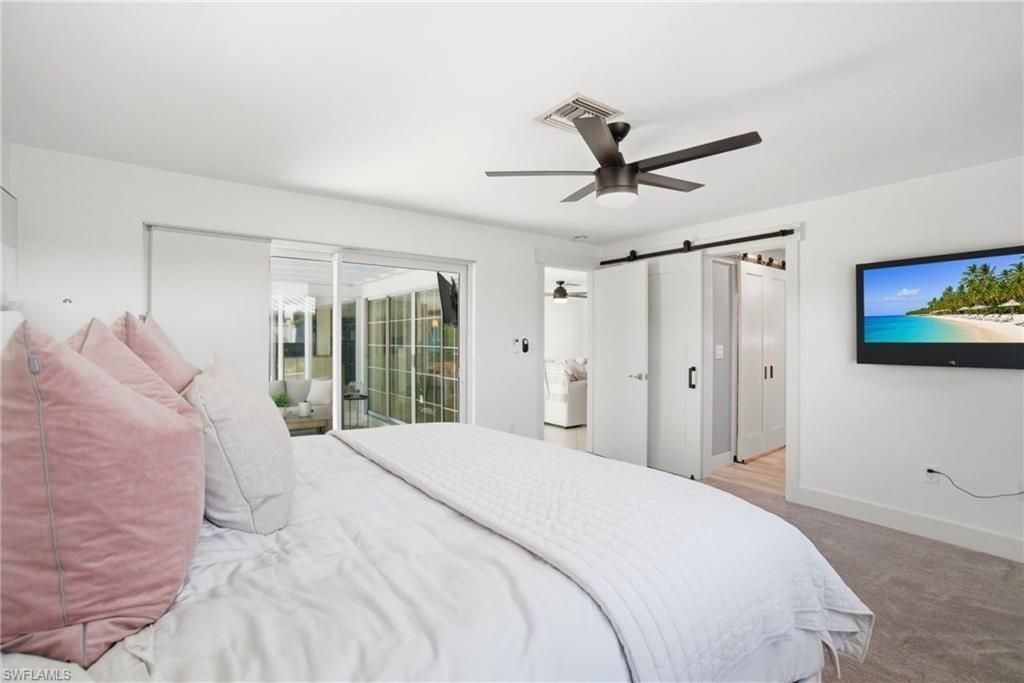 560 Cypress Way E, Naples, FL 34110 Photo