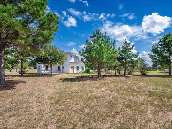 245 Country LN, McDade, TX 78650
