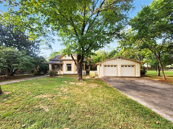 605 W Shawnee Street , Tahlequah, OK 74464