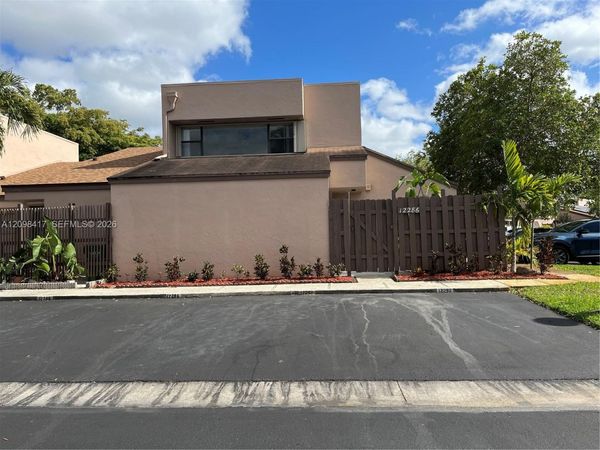 12286 NW 13th Ct , Pembroke Pines, FL 33026