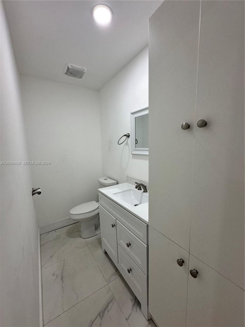380 W 32nd St , Unit 1, Hialeah, FL 33012 Photo