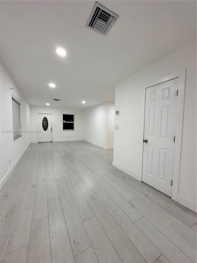 380 W 32nd St , Unit 1, Hialeah, FL 33012 Photo