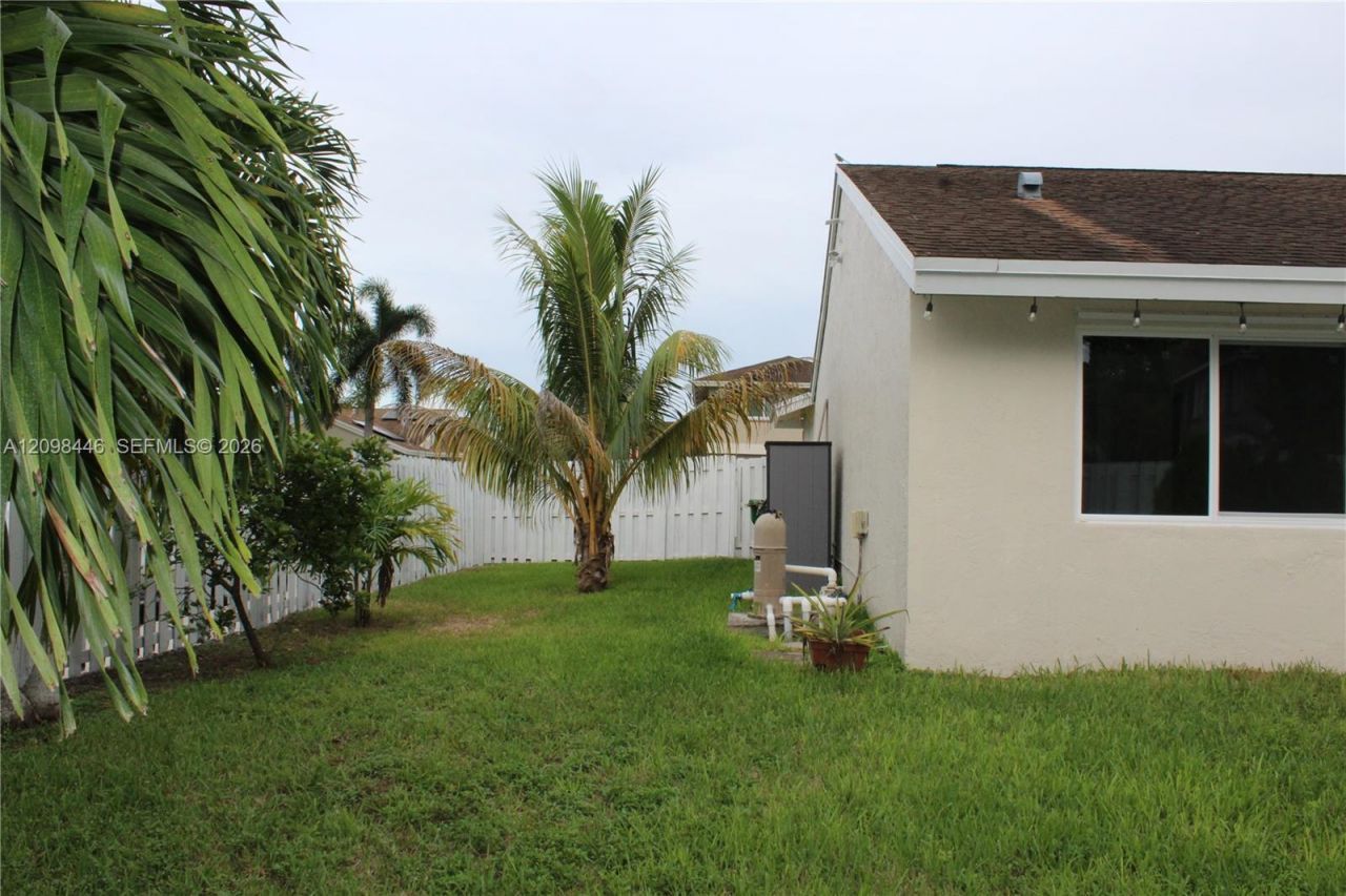 681 Pine Ridge Ter, Unit 681, Davie, FL 33325 Photo
