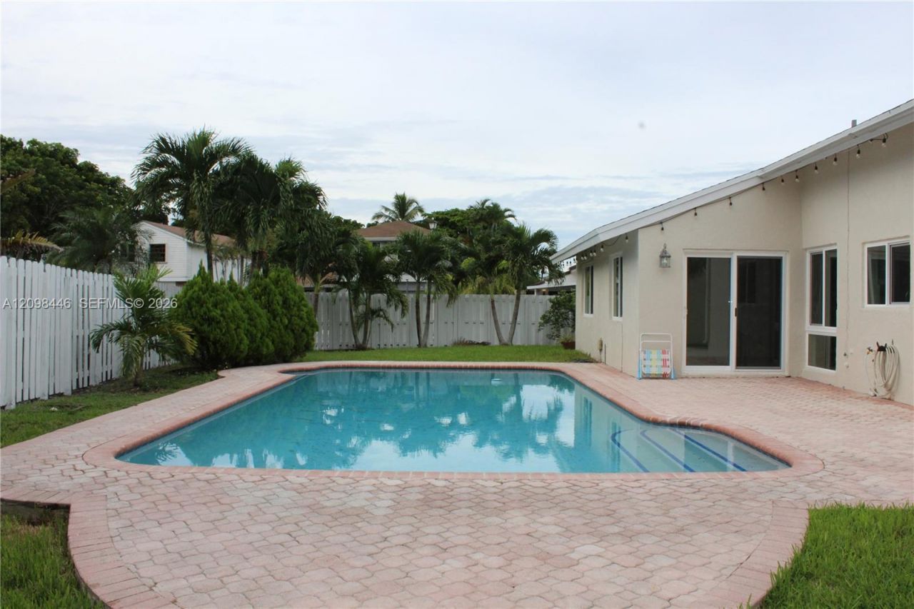 681 Pine Ridge Ter, Unit 681, Davie, FL 33325 Photo