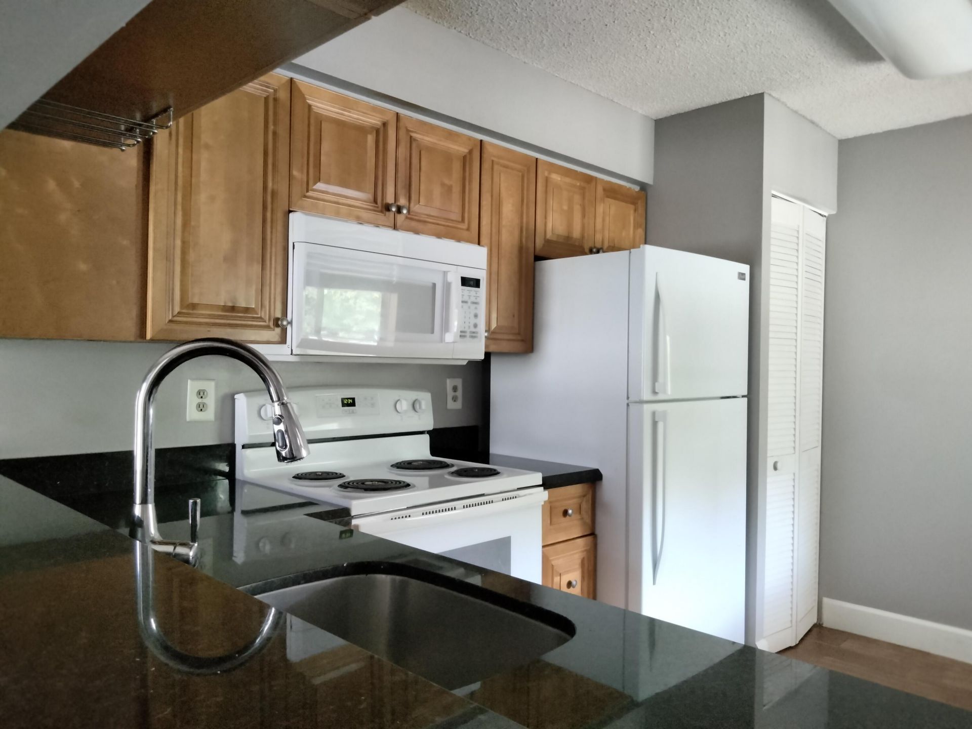 17201 Glenmoor Drive, West Palm Beach, FL 33409 Photo