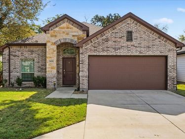 2404 Macon Street, Dallas, TX 75215