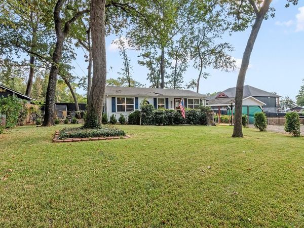 303 S Bay Circle , Mabank, TX 75156