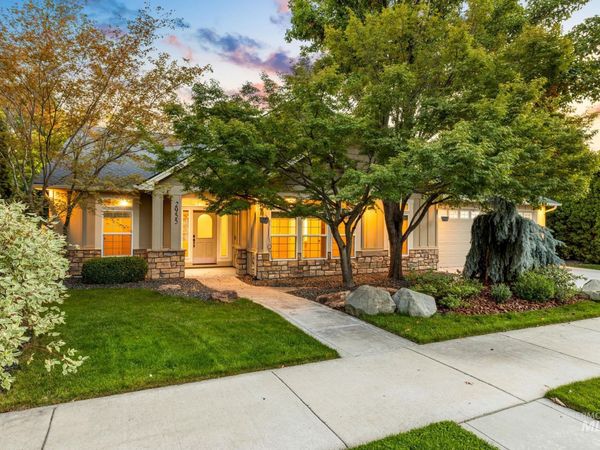 2955 E Shadowview St, Eagle, ID 83616