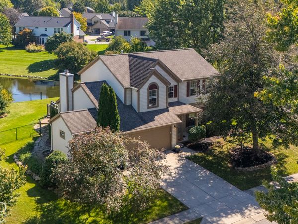 8567 Knoll Crossing , Fishers, IN 46038