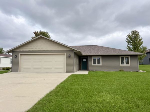 810 Lakeview Drive , Arnolds Park, IA 51331