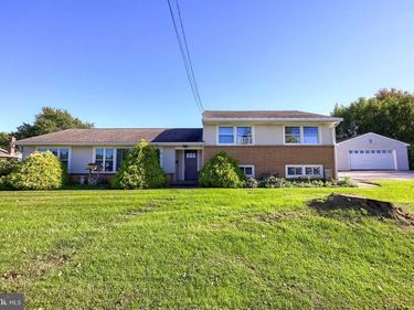 540 WESTFIELD DRIVE, NEW HOLLAND, PA 17557