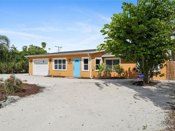 8479 PINEWOOD ROAD, SARASOTA, FL 34243