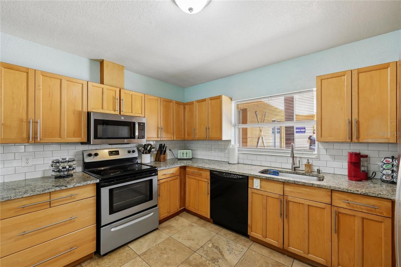 8479 Pinewood Road, Sarasota, FL 34243 Photo