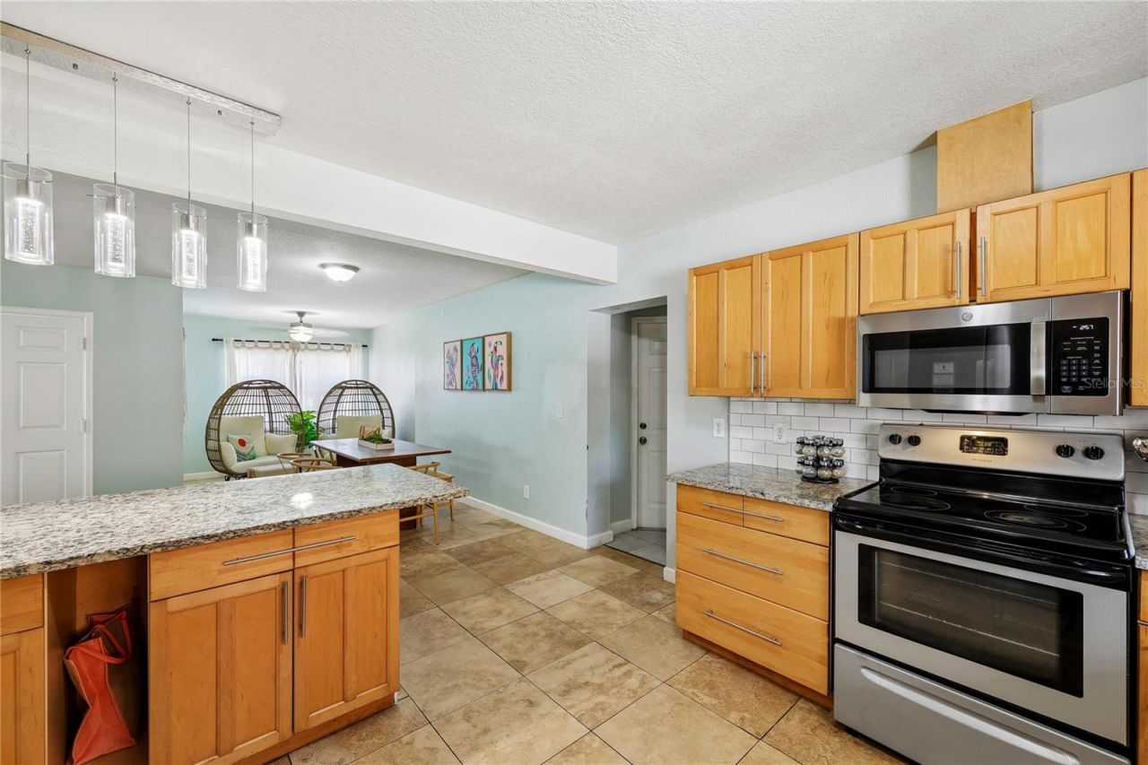 8479 Pinewood Road, Sarasota, FL 34243 Photo