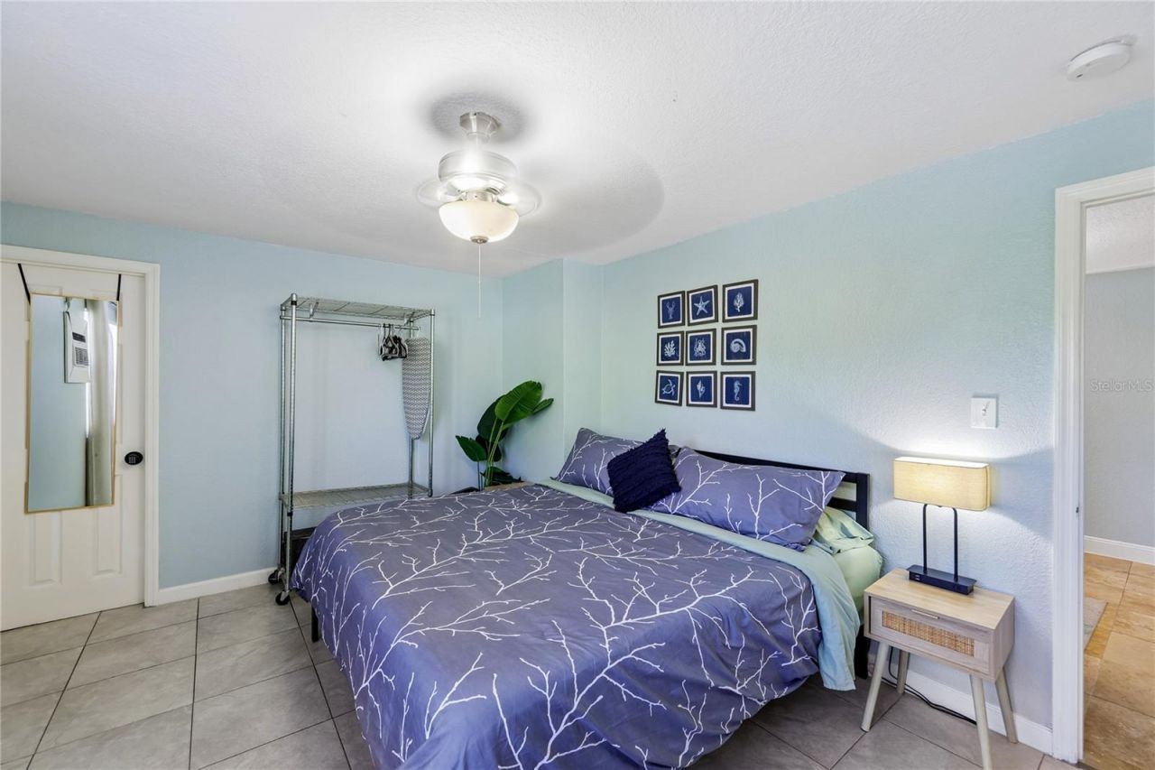8479 Pinewood Road, Sarasota, FL 34243 Photo
