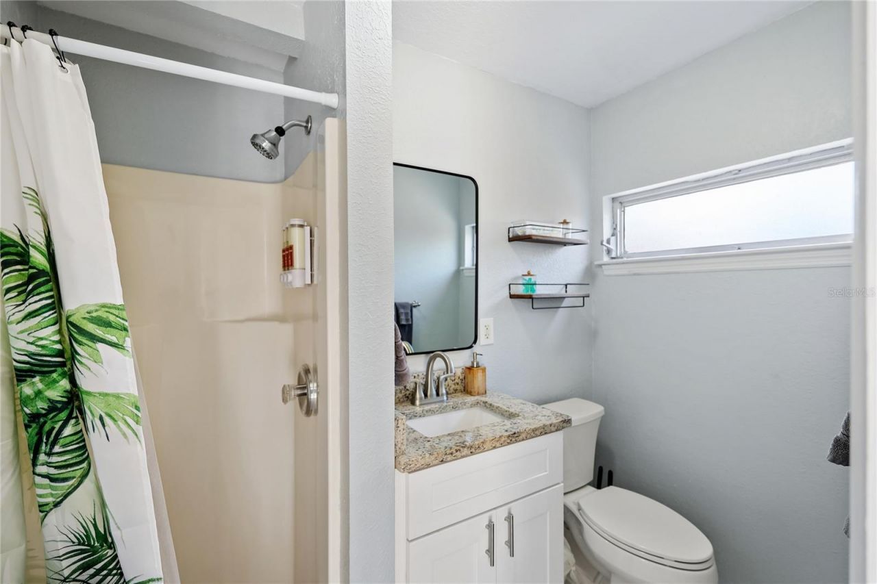 8479 Pinewood Road, Sarasota, FL 34243 Photo