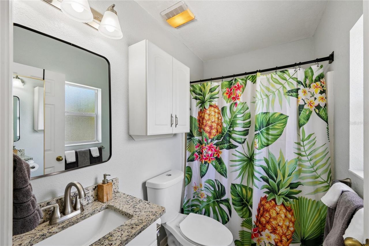 8479 Pinewood Road, Sarasota, FL 34243 Photo