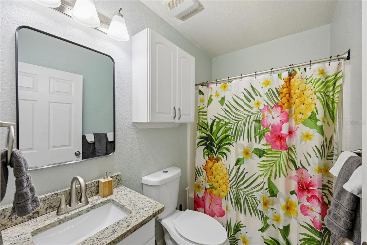8479 Pinewood Road, Sarasota, FL 34243 Photo